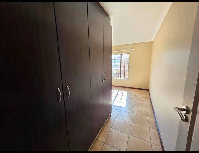 2 BEDROOM TOWNHOUSE FOR SALE IN MEYERTON CENTRAL